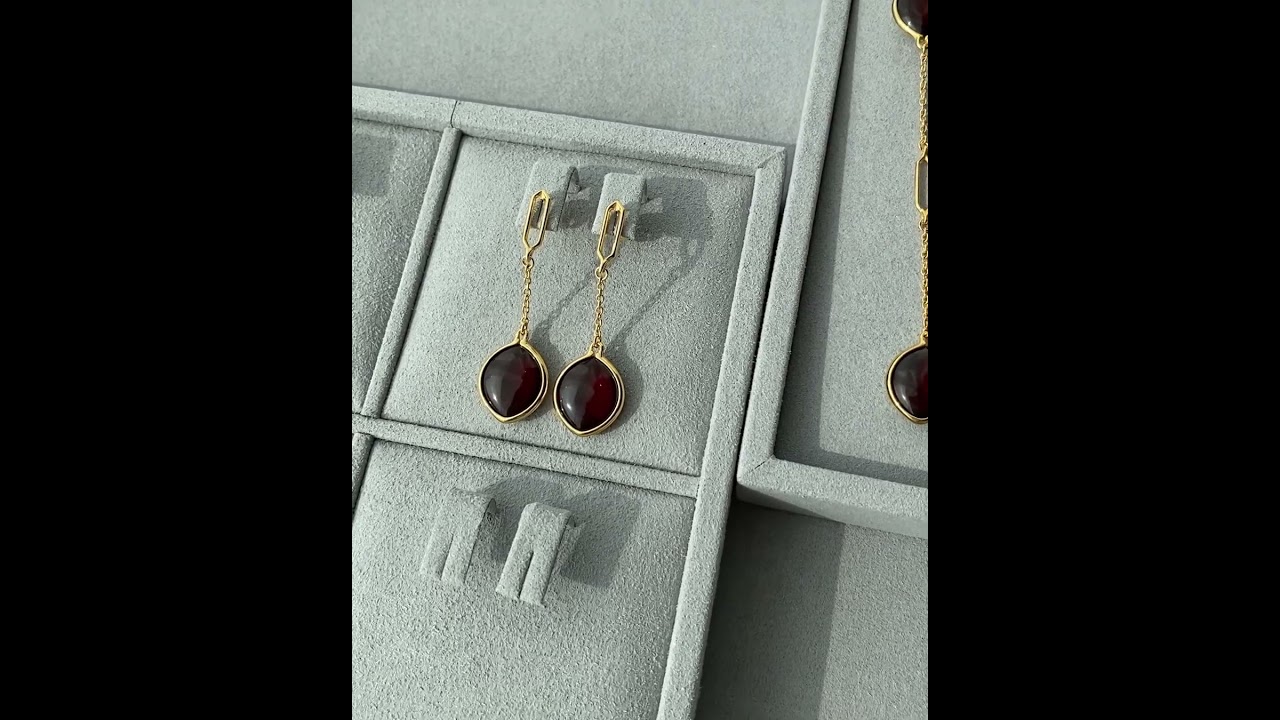 Geltonu auksu dengti sidabriniai gaminiai su gintaru | Yellow gold plated jewellery with amber