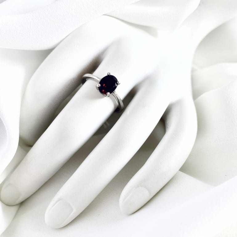 Sterling Silver Ring With Garnet