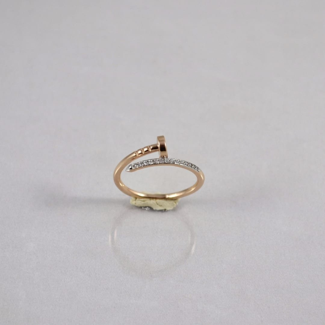 Auksinis minimalistinis žiedas su cirkoniu