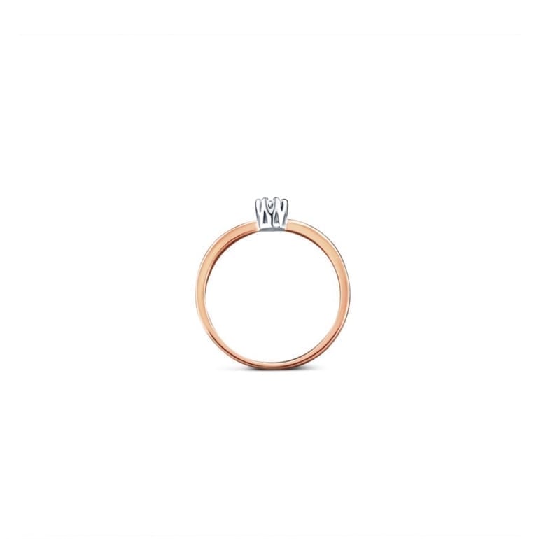 Rose gold ring with diamond