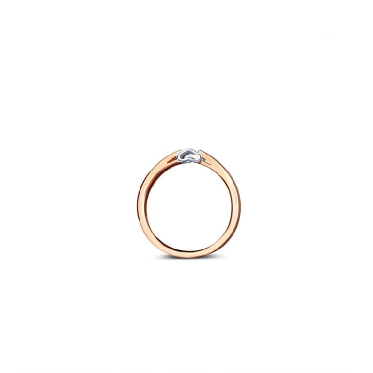 Rose gold ring with diamond