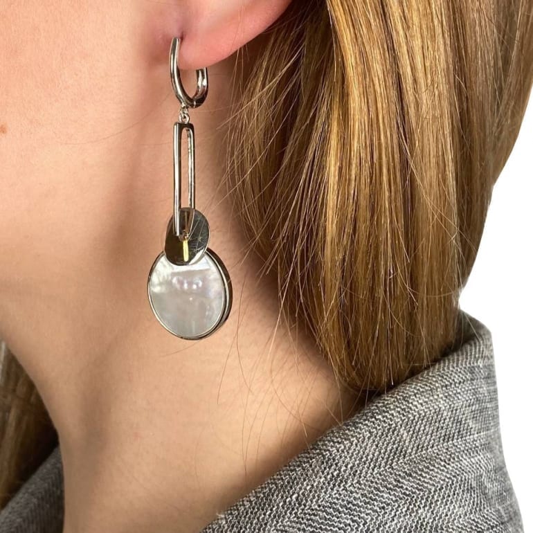 Sterling silver dangling earrings with mother of pearl