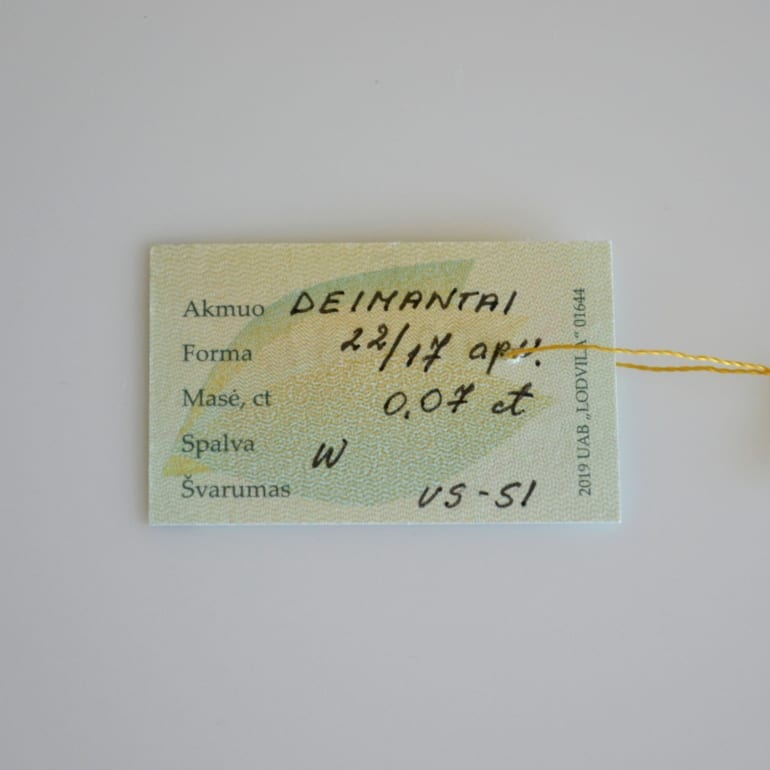 White gold pendant with diamonds