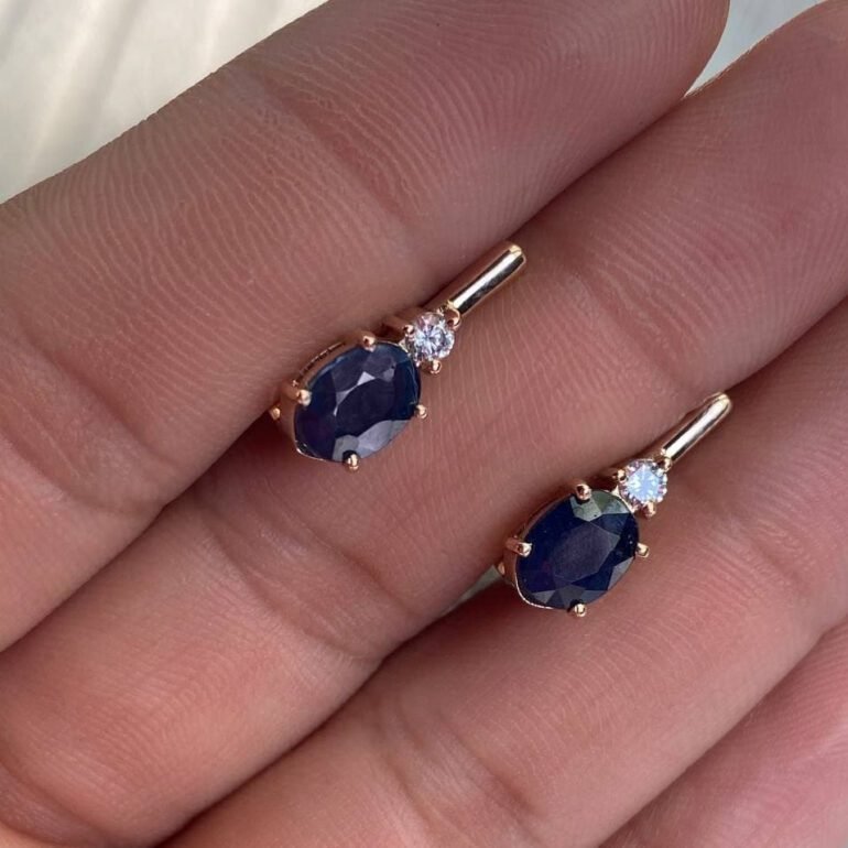 rose gold earrings with sapphires and fianits