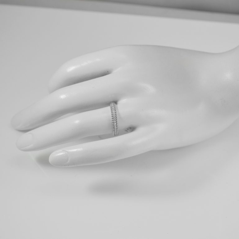 Balto Aukso Žiedas Su Deimantais