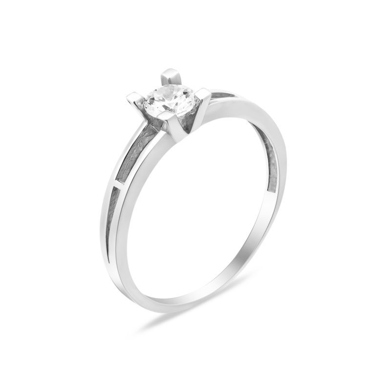 sterling silver ring with cubic zirconia
