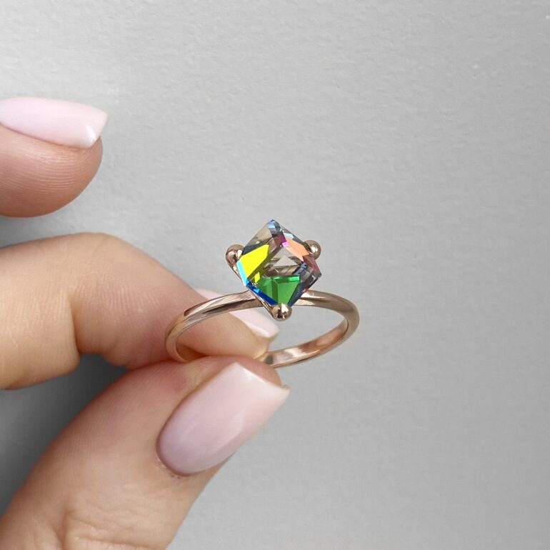 Auksinis Žiedas Su Swarovski Kristalu