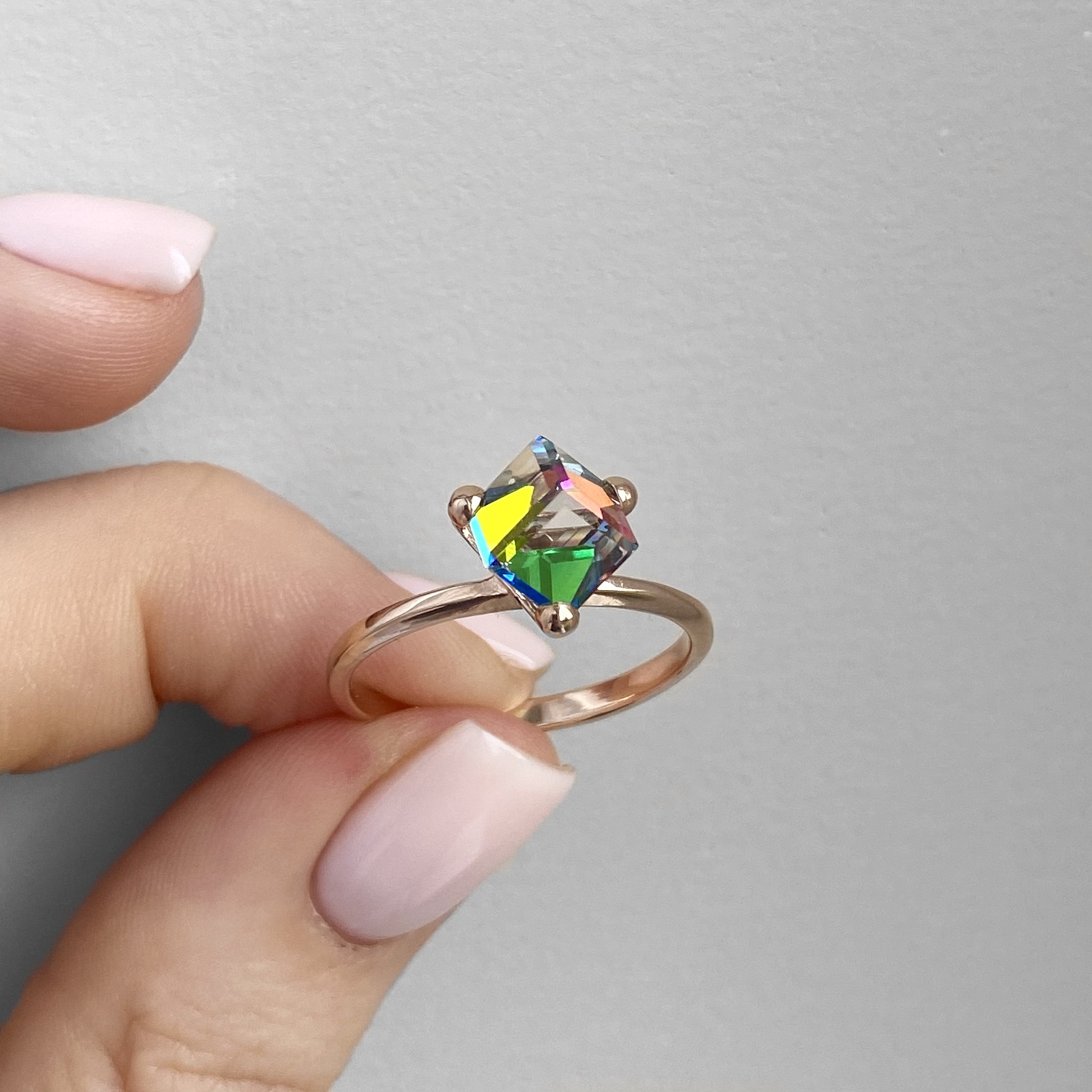 Auksinis Žiedas Su Swarovski Kristalu