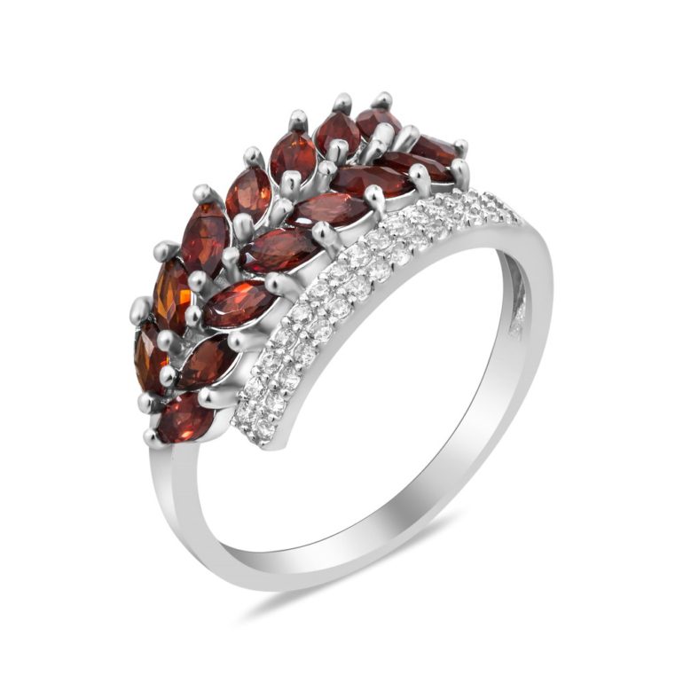 sterling silver ring with garnet