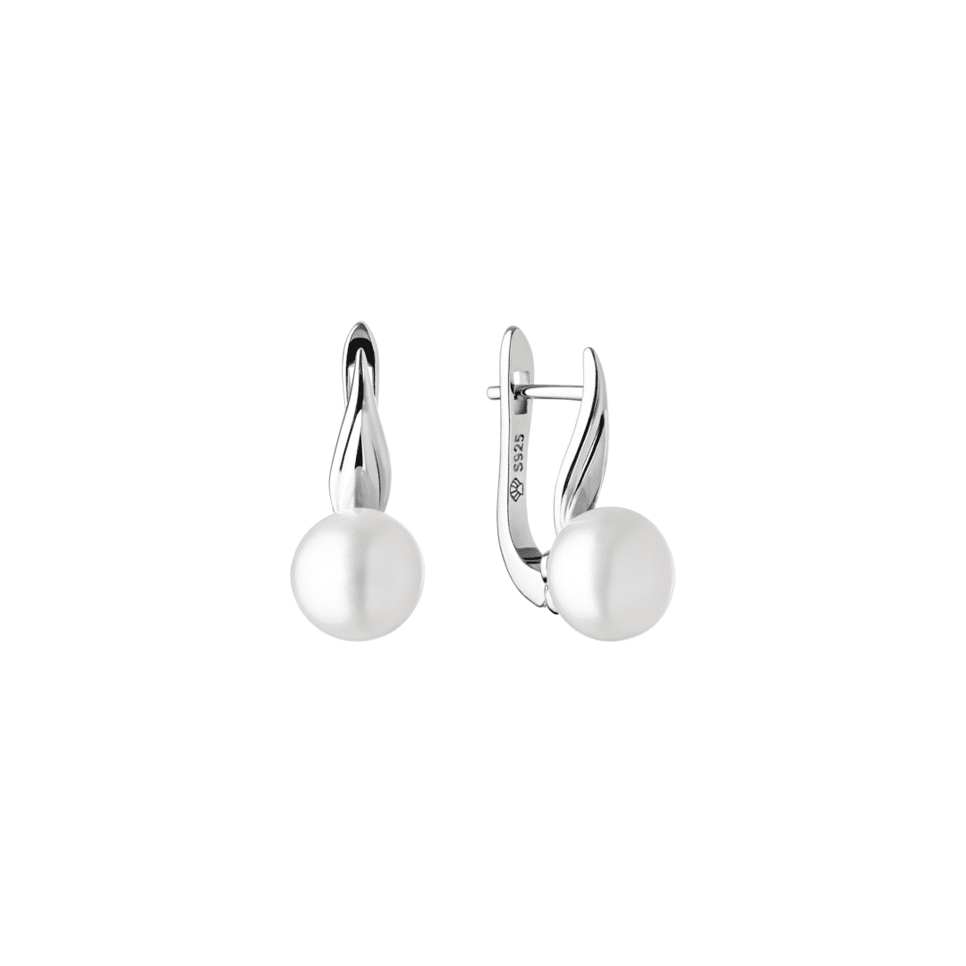 Elegantiški sidabriniai auskarai su baltais perlais. Angliškas užsegimas.
