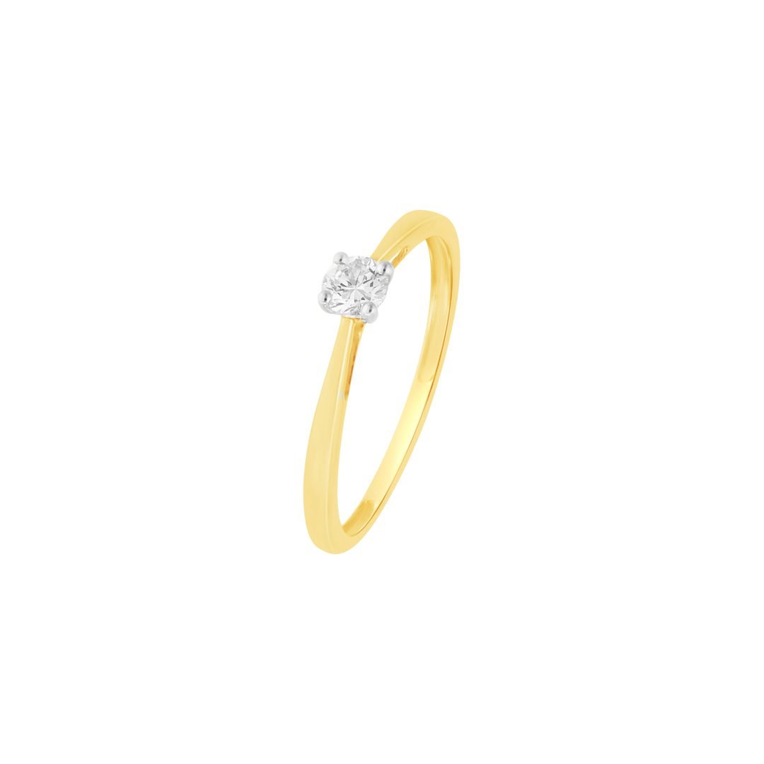 yellow gold ring with diamond