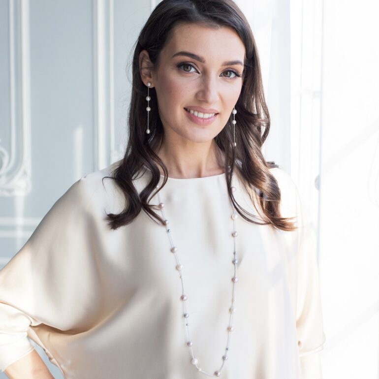 necklace with pearls and cubic zirconia