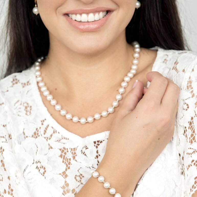 Rose Gold Necklace With Pearls