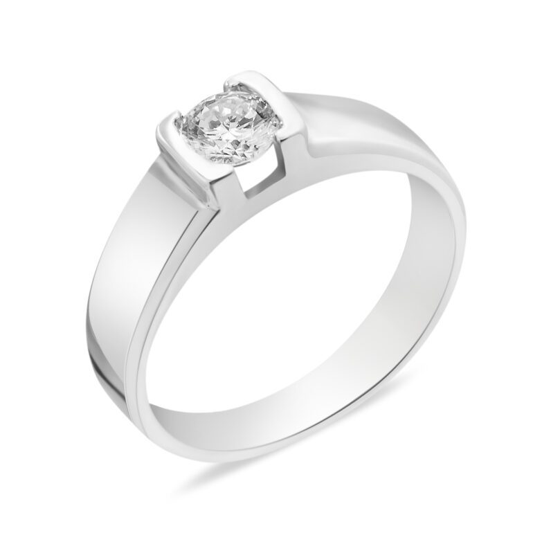Sterling silver ring with cubic zirconia