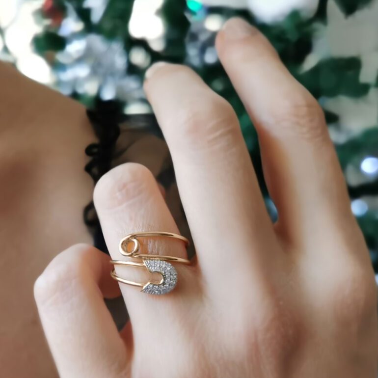 14ct rose gold ring with cubic zirconia