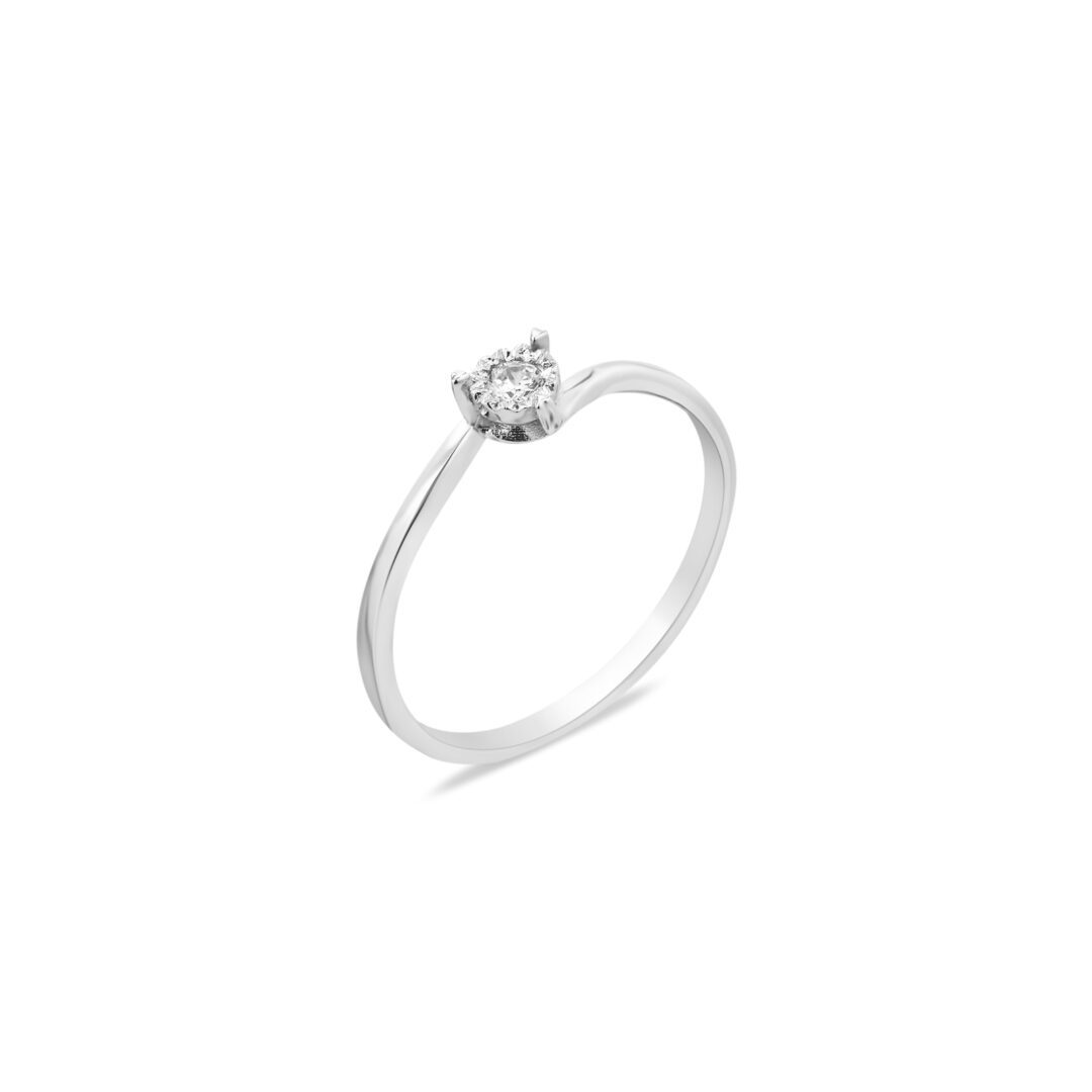 sterling silver ring with cubic zirconia