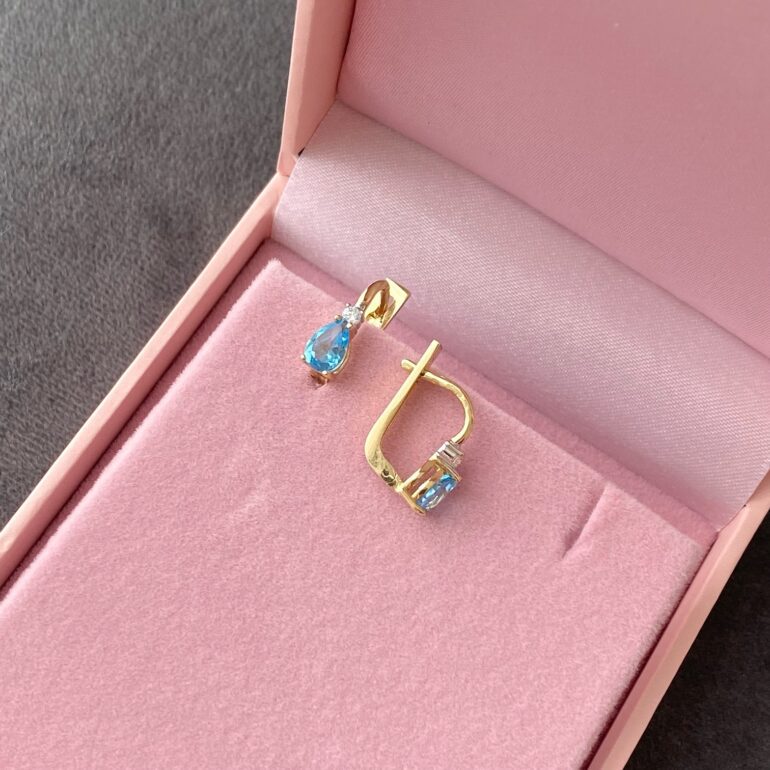 Yellow Gold Earrings With Topaz