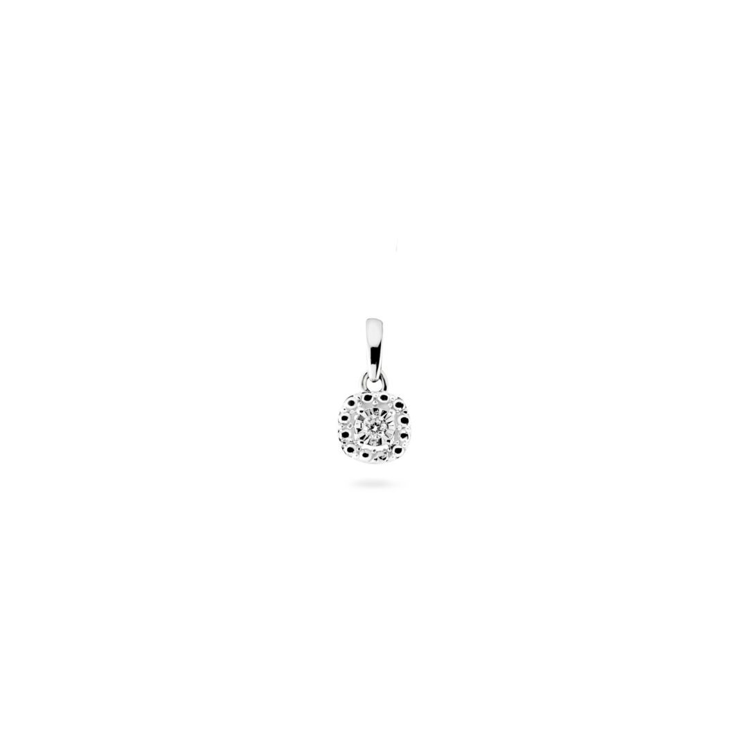 white gold pendant with diamond