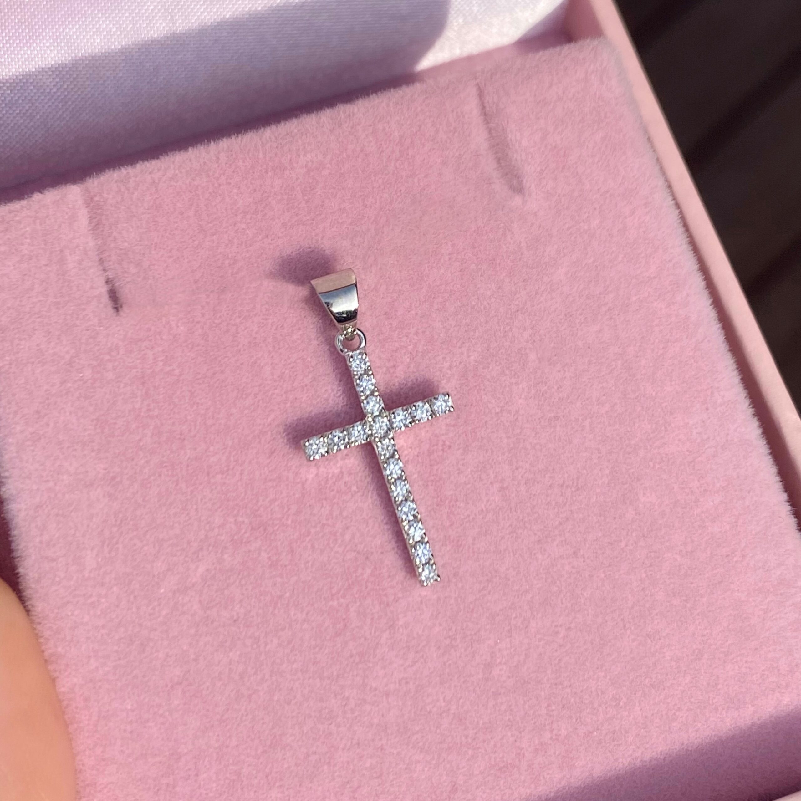 18ct White Gold Cross Pendant With Diamonds