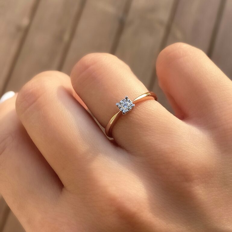 14ct Rose Gold Ring With Diamond