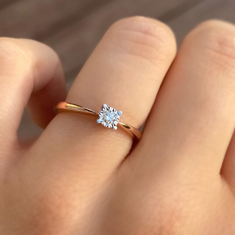 14ct Rose Gold Ring With Diamond