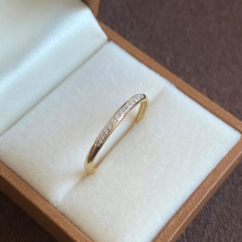 Yellow Gold Ring With Diamonds