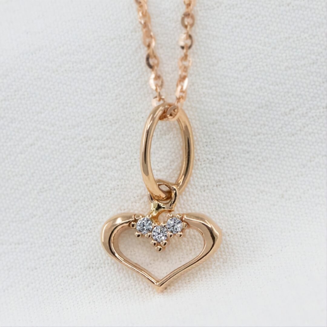 rose gold heart pendant with cubic zirconia