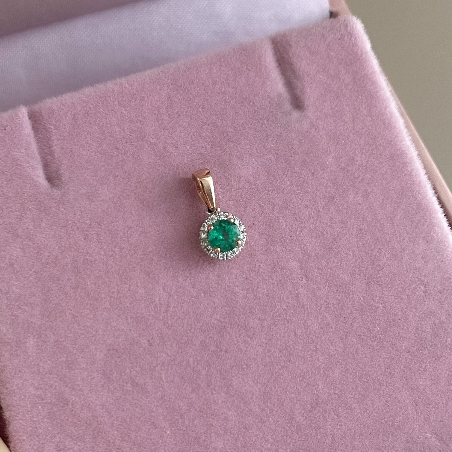 Rose Gold Pendant With Emerald And Diamonds