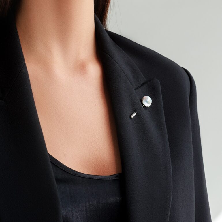 Sidabrinė sagė su perlu