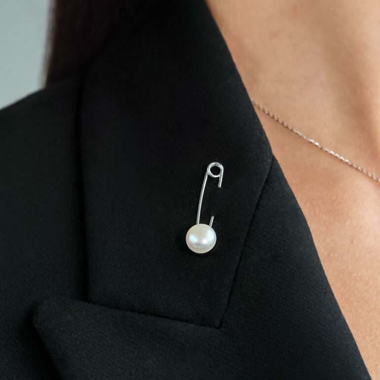 sterling silver brooch with pearl