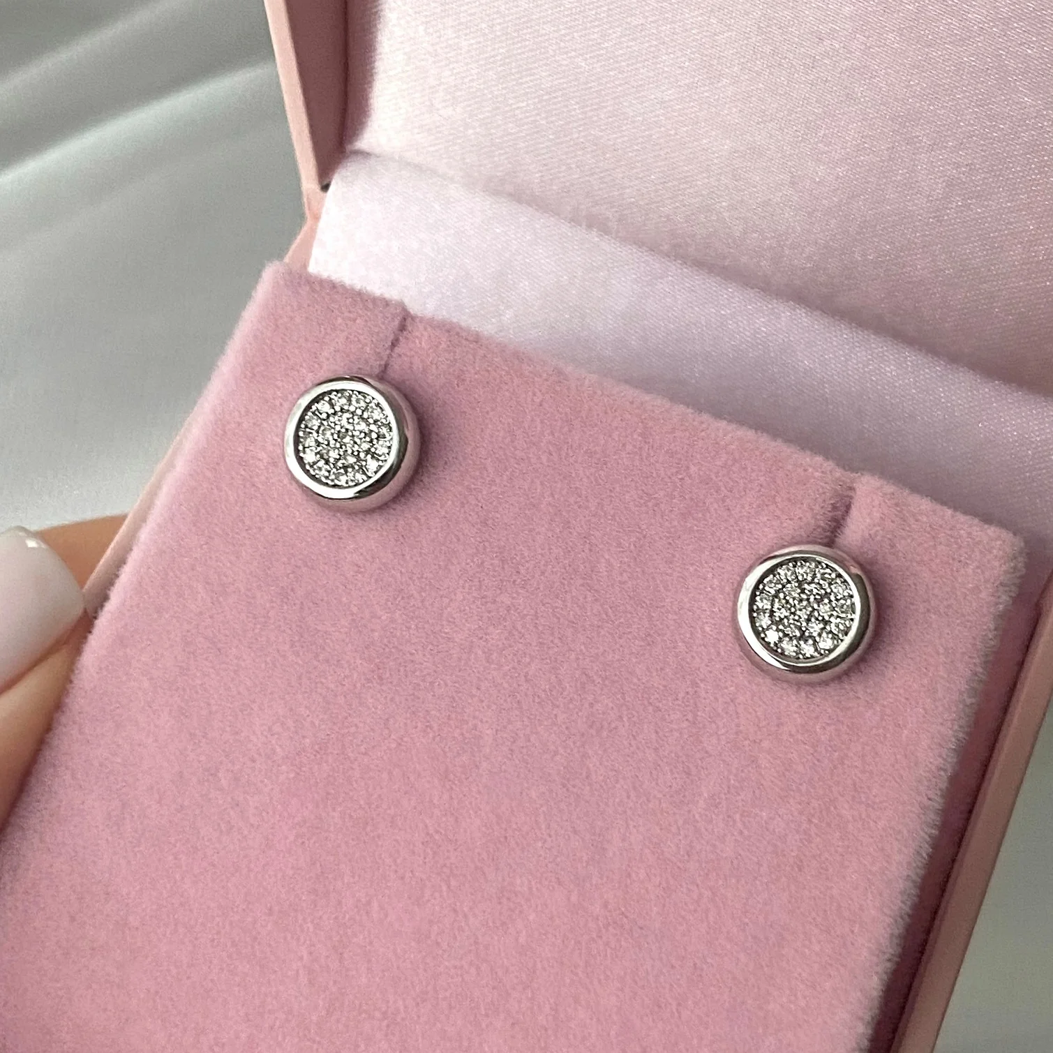 White Gold Stud Earrings With Diamonds