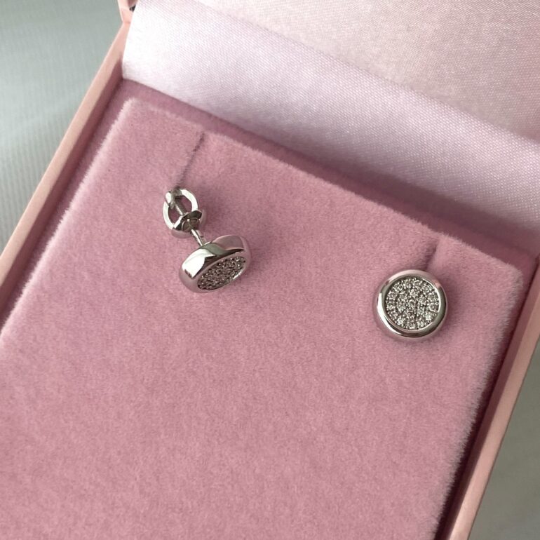 White Gold Stud Earrings With Diamonds