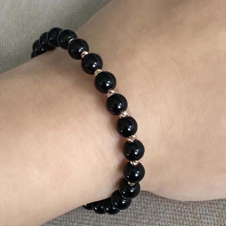 Bracelet With Gold Beads And Onyx