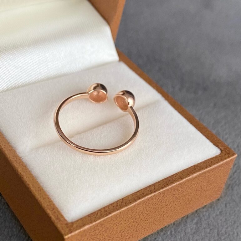 A minimalistic 14ct rose gold open ring