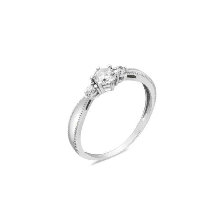 sterling silver ring with moissanites