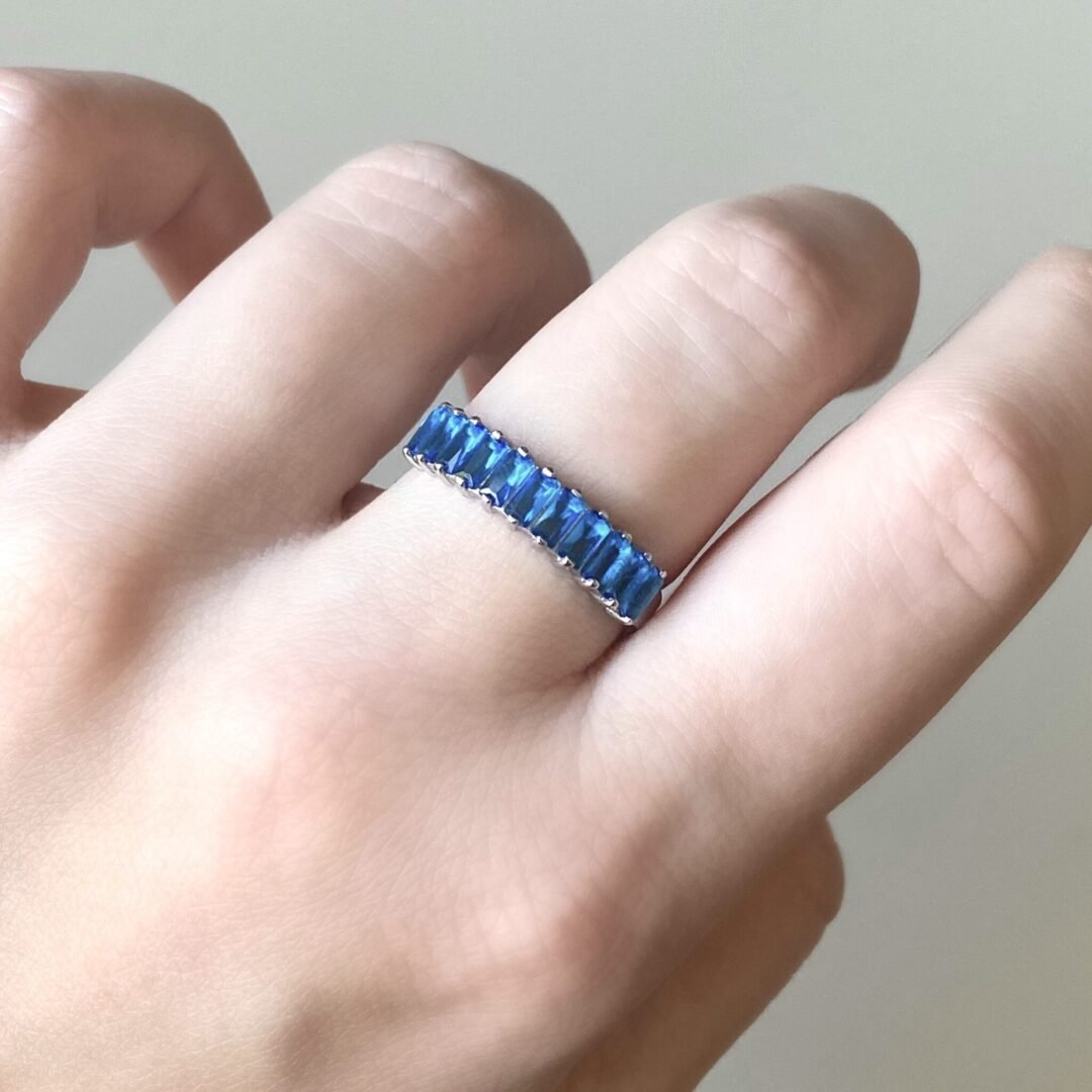 sterling silver ring with blue fianits