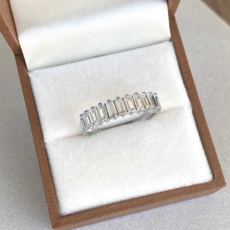 Sterling Silver Ring With Fianits