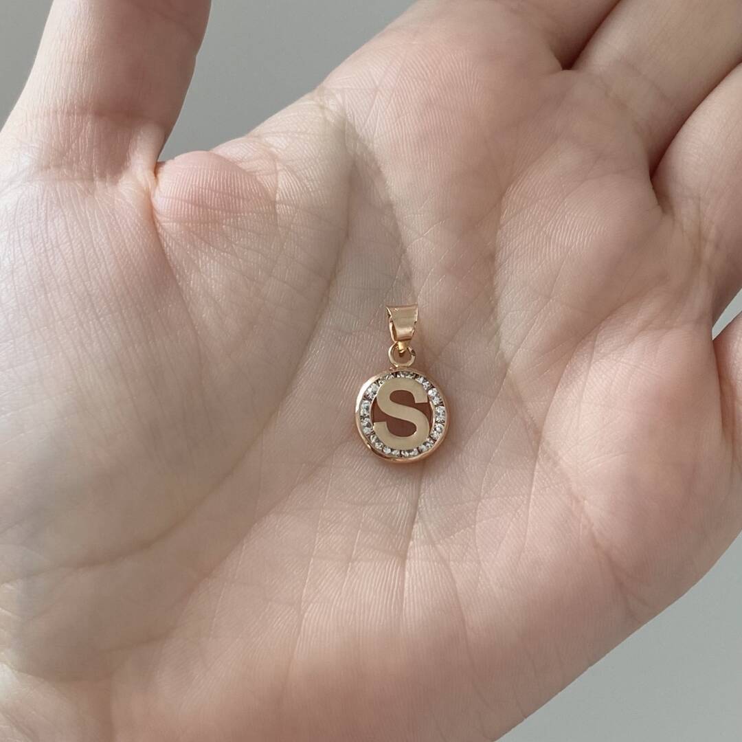 rose gold pendant-initial S