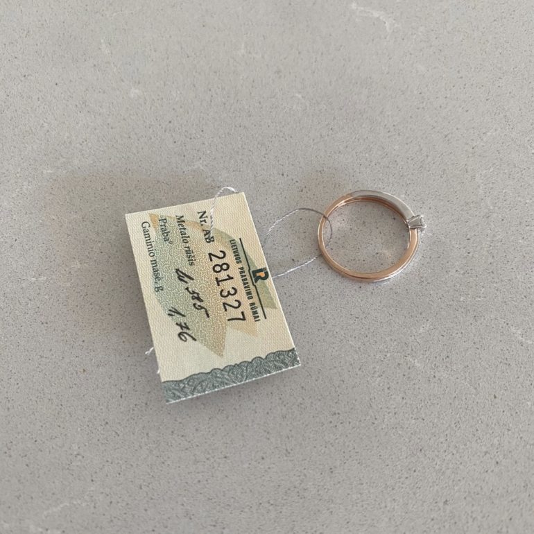 Rose and white gold ring with diamond