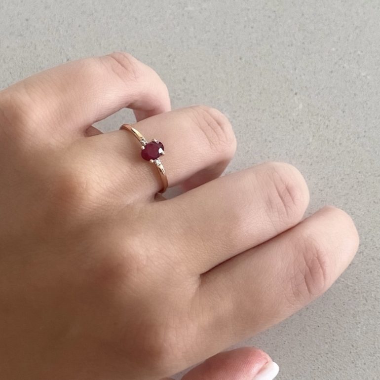Rose gold ring with ruby and diamonds