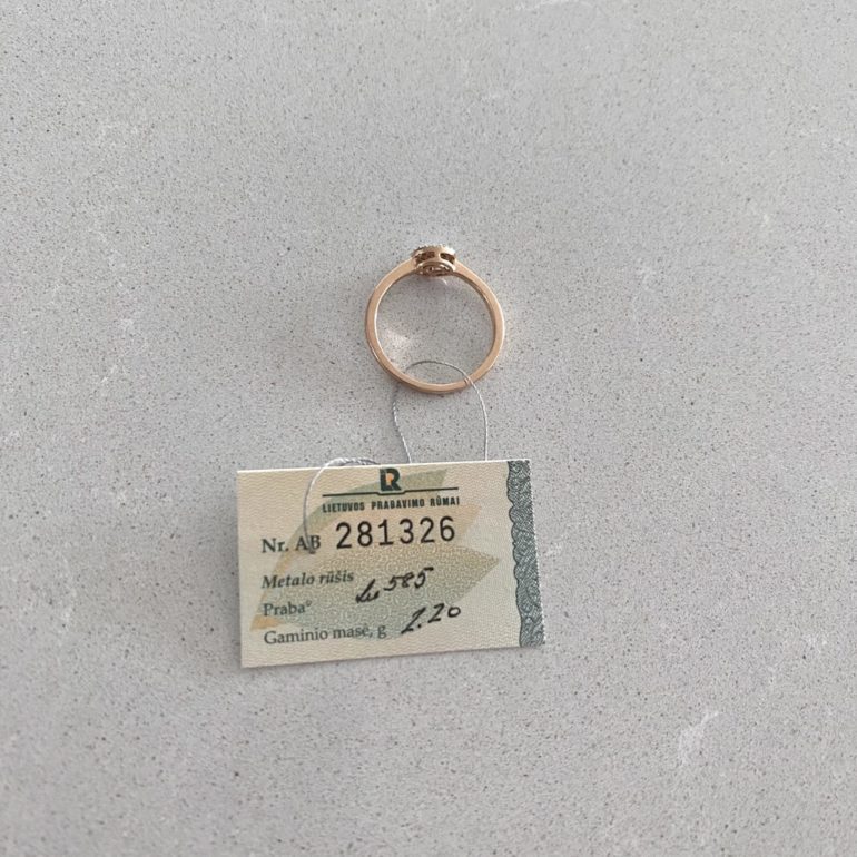 Rose gold ring with diamonds