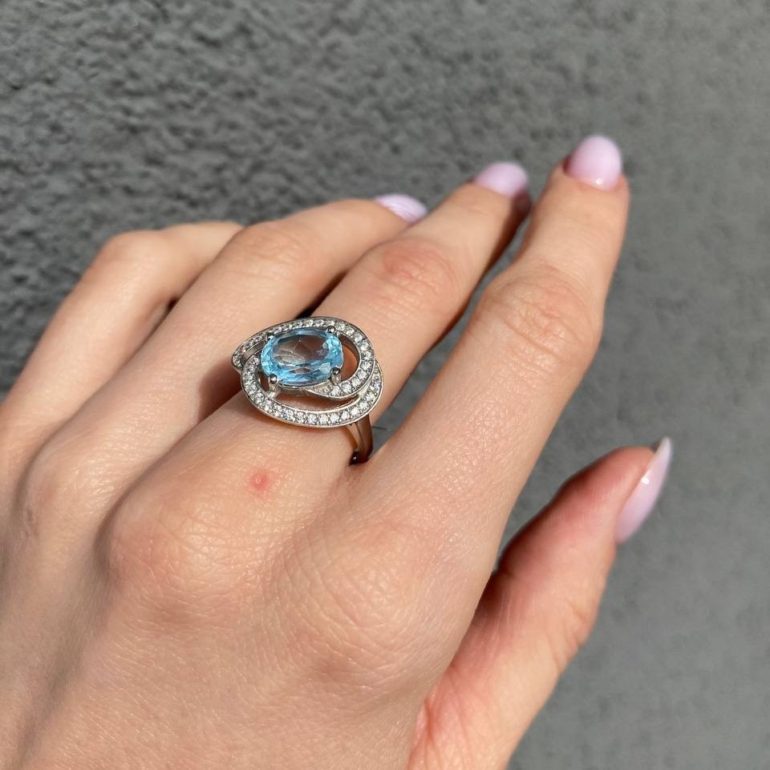 Sterling Silver Ring With Topaz And Fianits