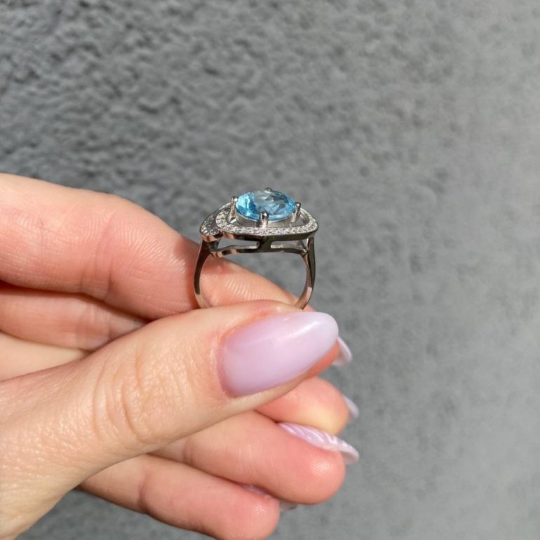 Sterling Silver Ring With Topaz And Fianits
