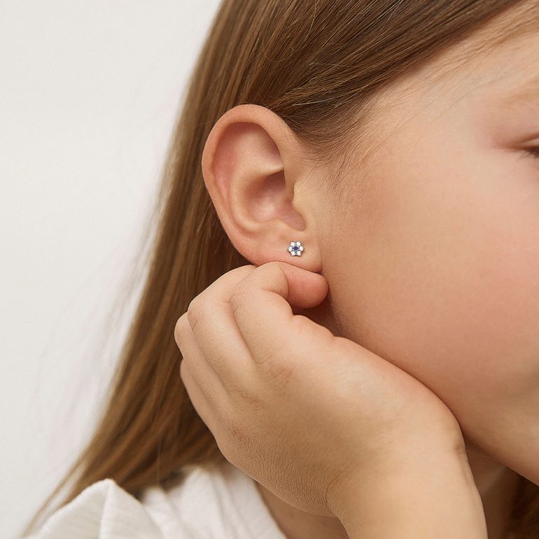 A dainty sterling silver stud earrings for kids – flowers