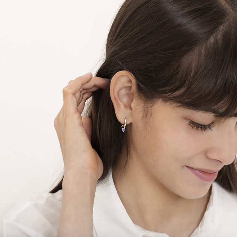 Vaikiškos sidabrinės rinkutės su kabančia cirkonio širdute