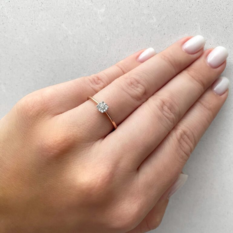 Auksinis Žiedas Su Deimantais