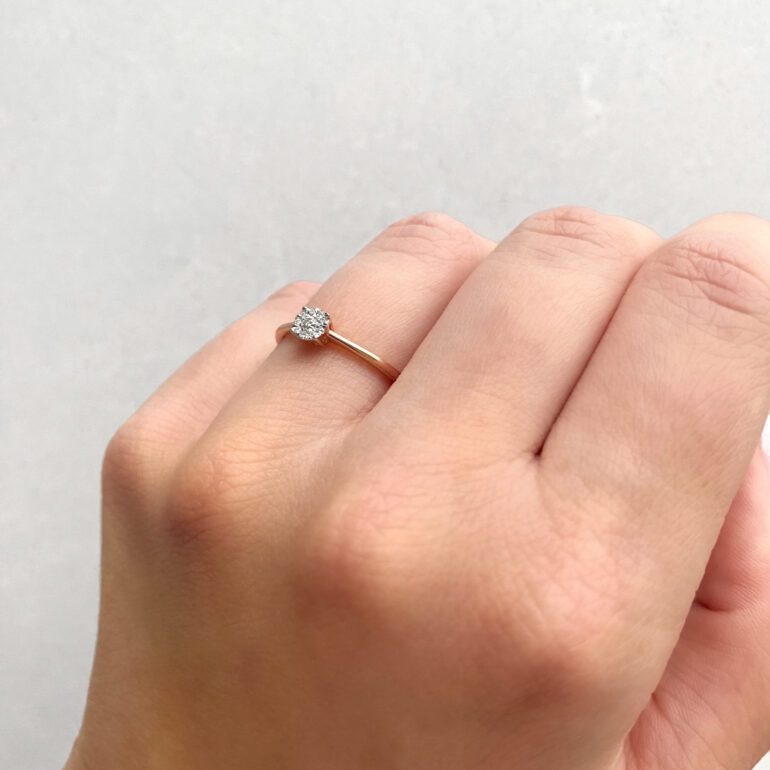 Auksinis Žiedas Su Deimantais