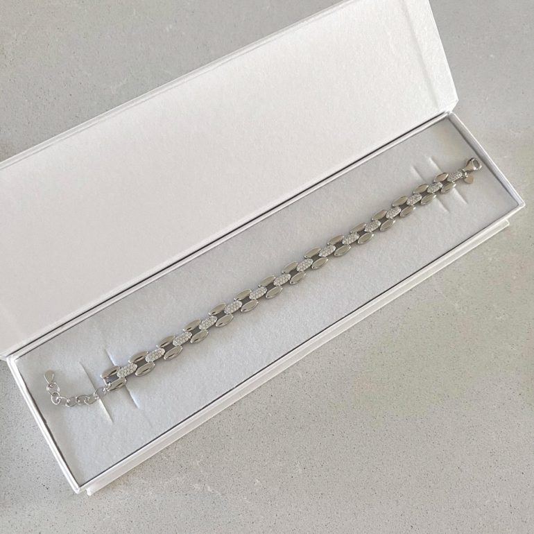 sidabrinė apyrankė su cirkoniais