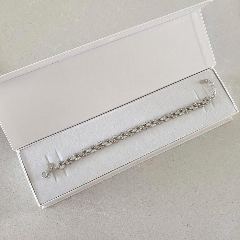 sidabrinė apyrankė su cirkoniais