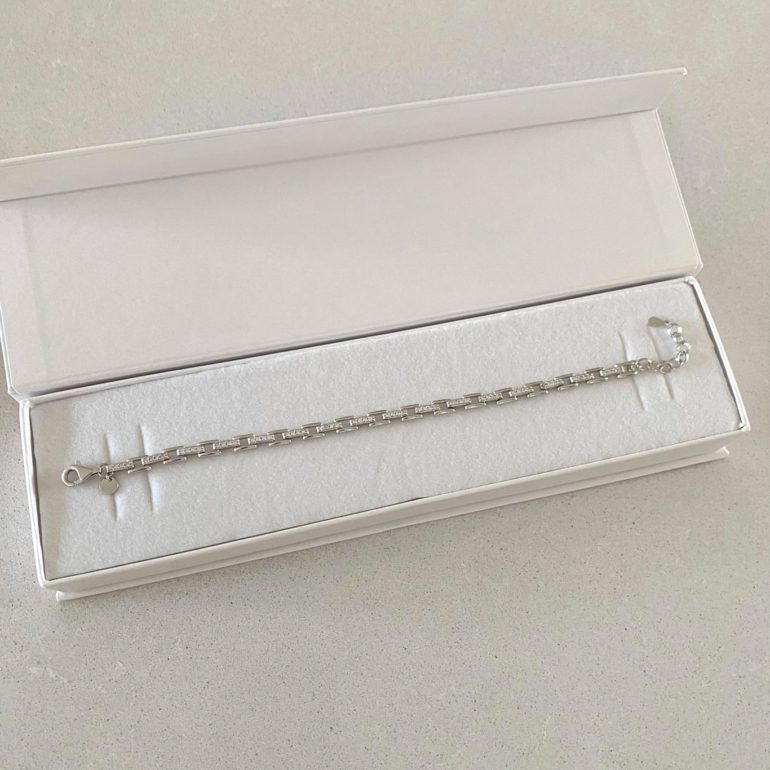 sidabrinė apyrankė su cirkoniais